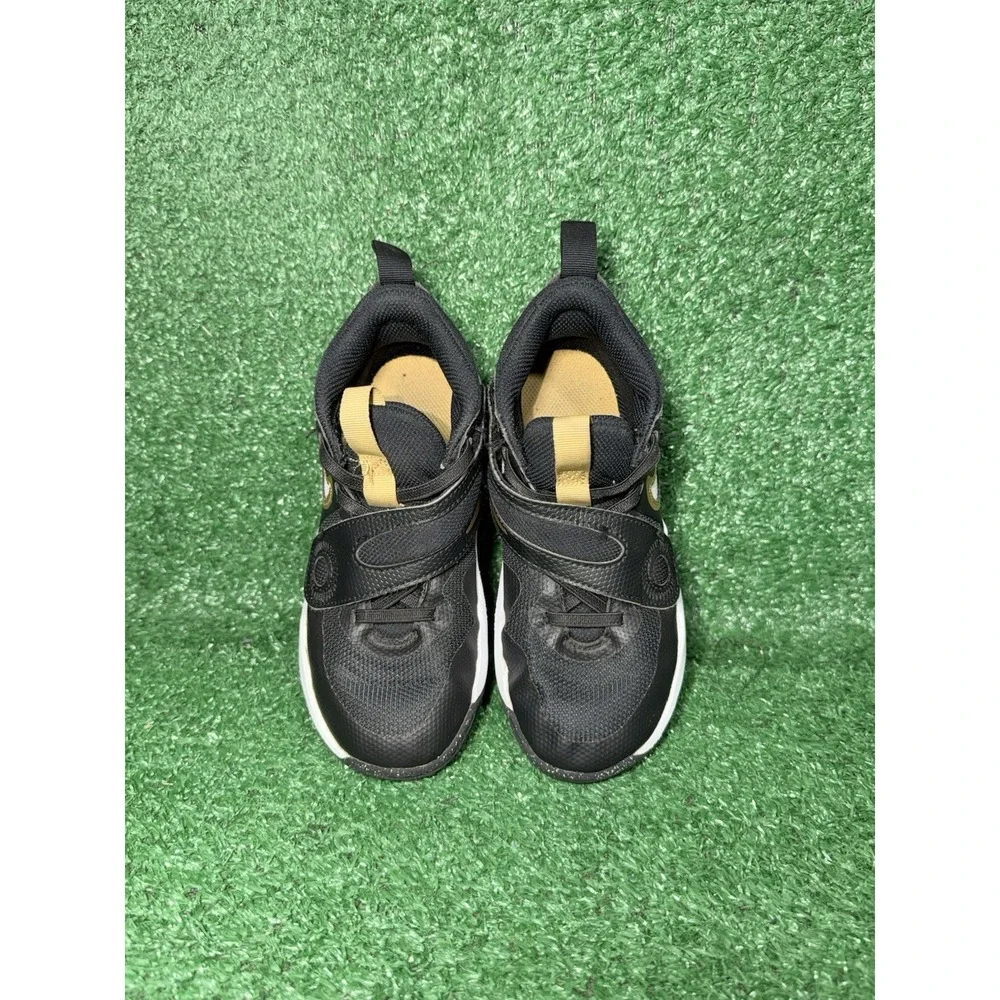 Nike Team Hustle D 11 Toddler Kid Size 13.5C Black Gold Casual Walking Sneakers